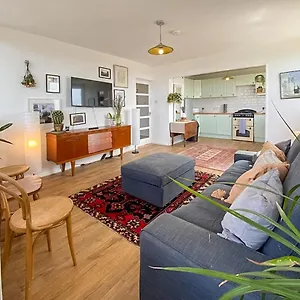 pass-the-keys-spacious-2bedroom-flat-with-views-in.brighton-hotels-england.com/